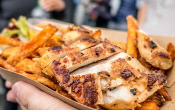 Chicken mit Süßkartoffel-Pommes