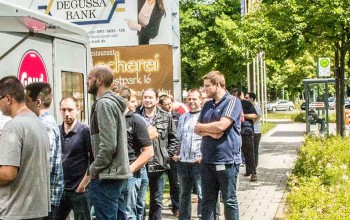 Street Food Kunden Foodtruck Goud